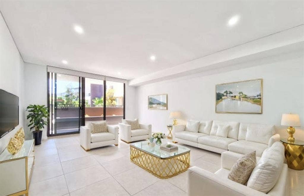 Looking for housemate in botany