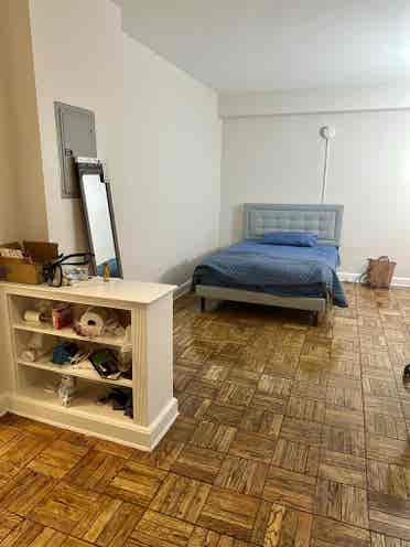 STUDIO IN LOGAN CIRCLE@ $