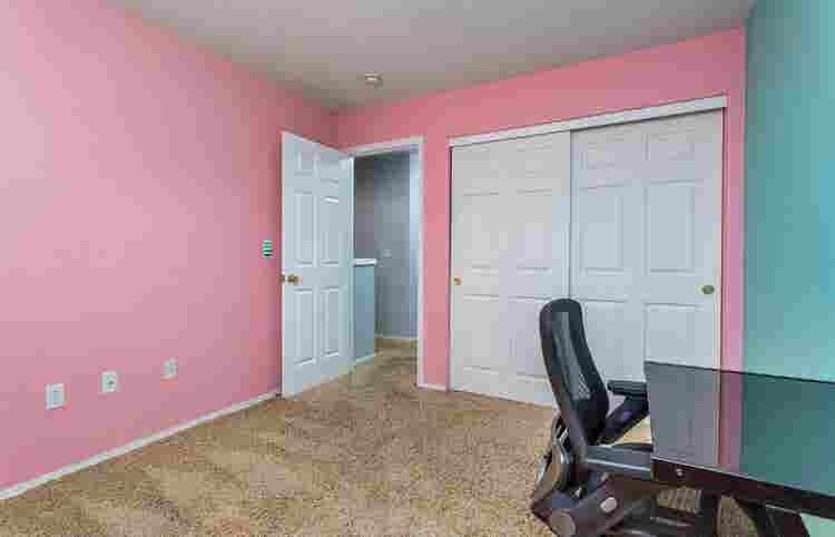 Room in Hillsboro!!!