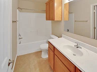 Private Room + Bathroom in Townhome