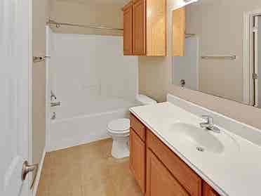 Private Room + Bathroom in Townhome