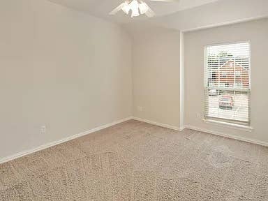 Private Room + Bathroom in Townhome