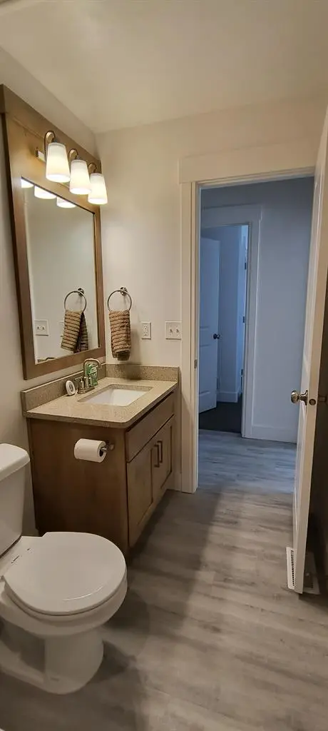 Spacious room w/ garage parking