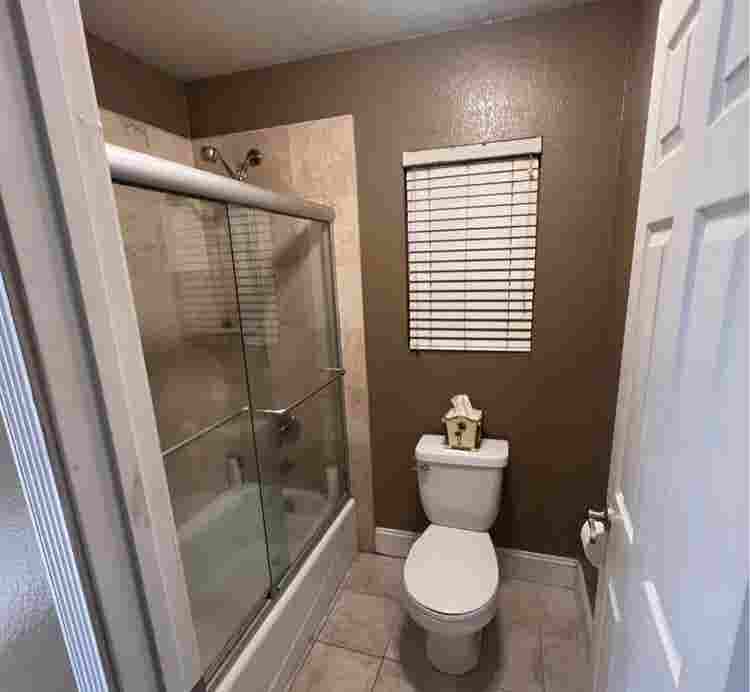 Room for rent in Eastvale home