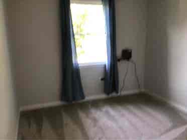 Top . New carpets,  newly painted.