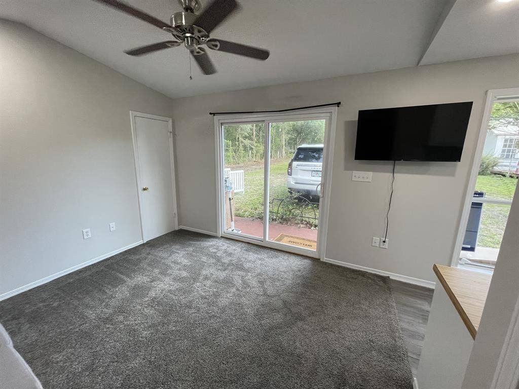 Furnished Studio Apt w/ utilities