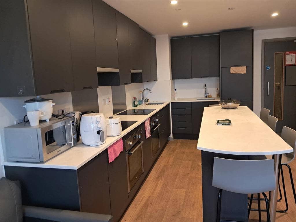 🏠 Student Accommodation Sublet 🏠