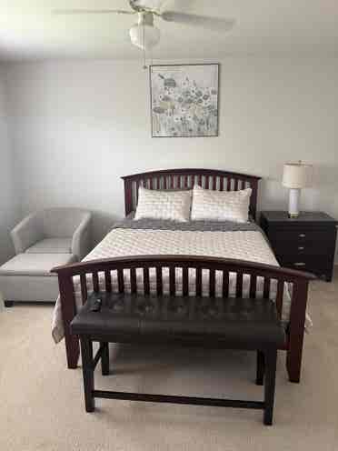 Looking for male roommate