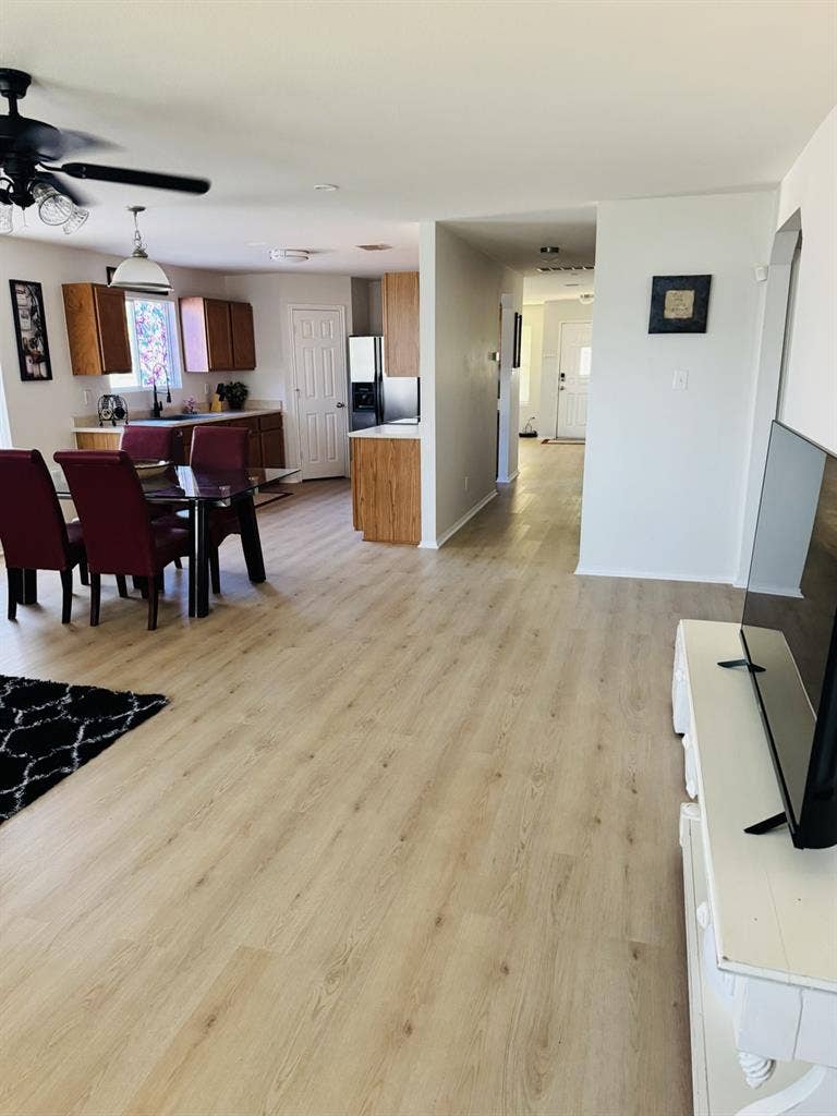 Looking for male roommate