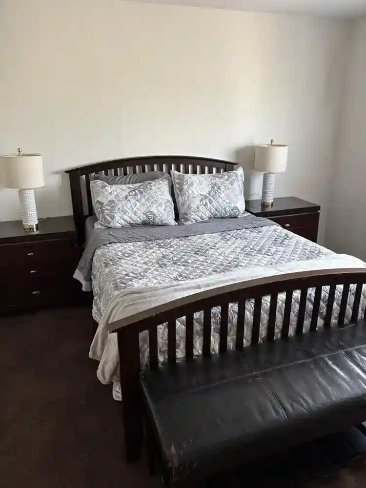 Looking for male roommate