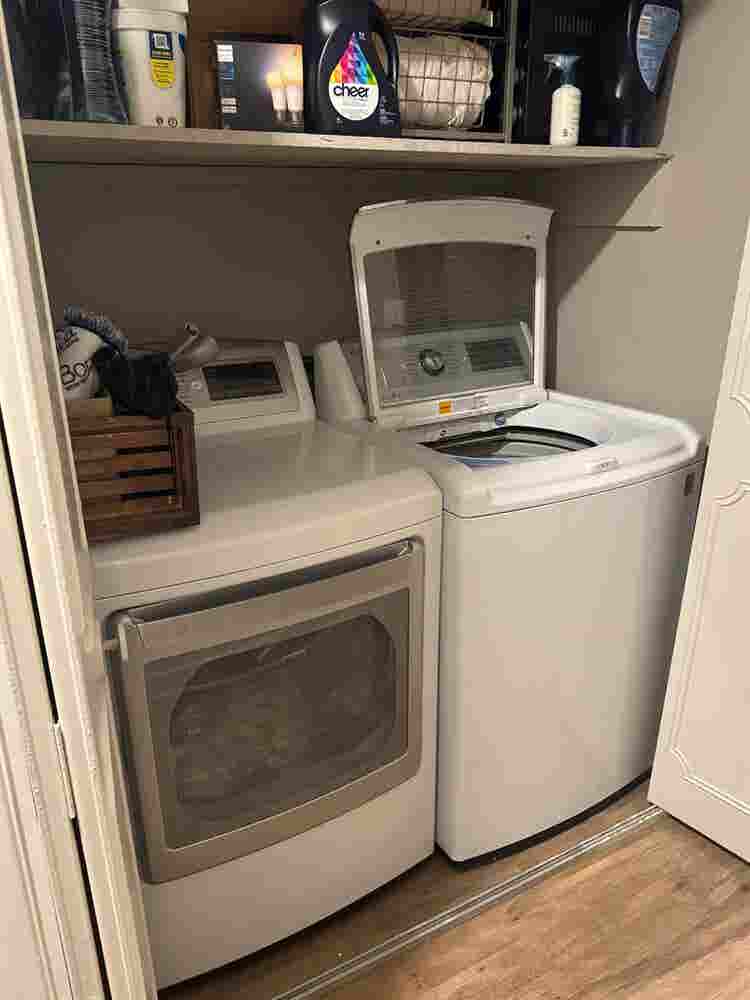 Bedroom & attached bath in Dunwoody