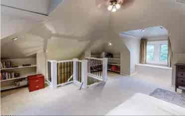 Quiet Third Floor Bedroom in Alpha