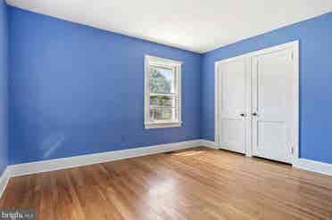 Roommate for cute house in Easton