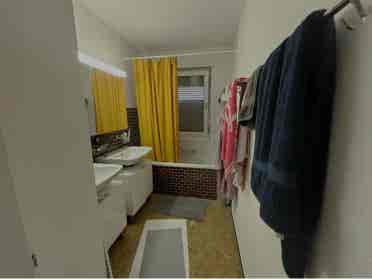 1 grosses WG-Zimmer zu vermieten