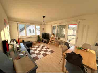 1 grosses WG-Zimmer zu vermieten