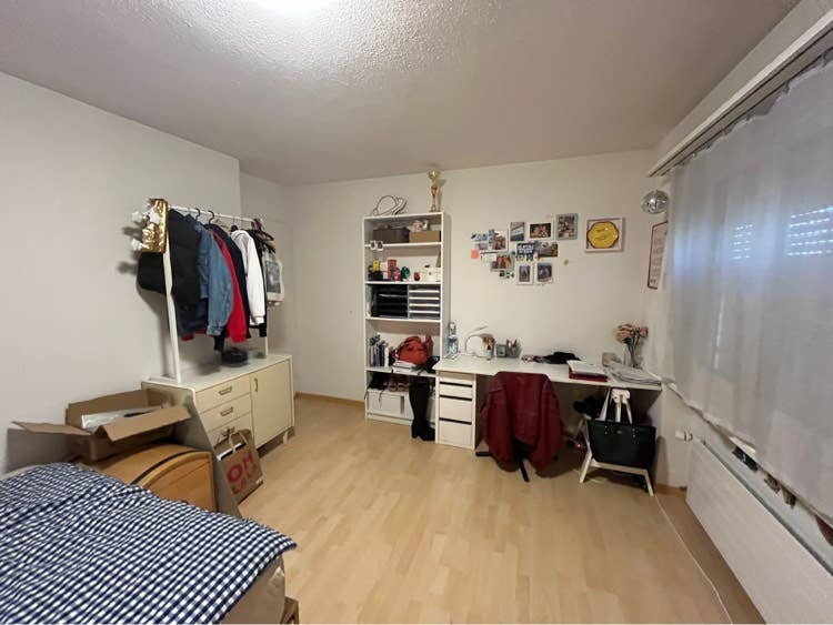 1 grosses WG-Zimmer zu vermieten