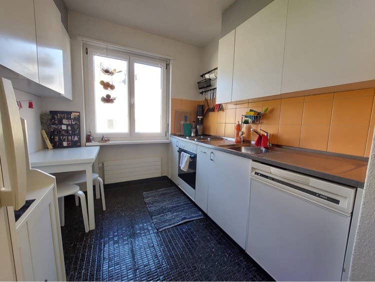1 grosses WG-Zimmer zu vermieten