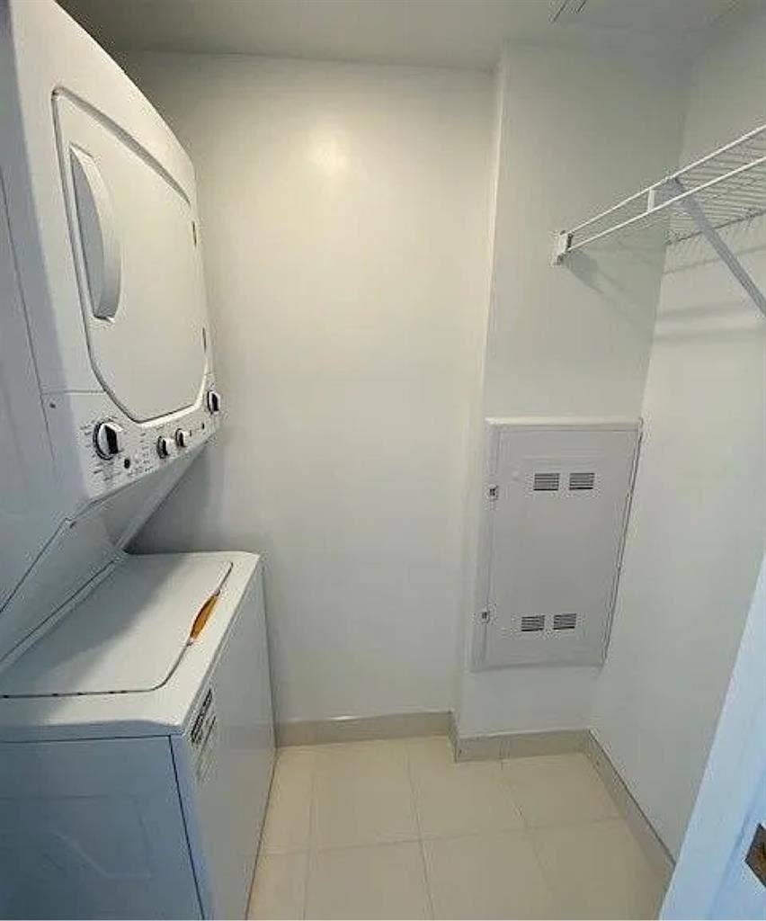 Private bedroom/ensuite bathroom
