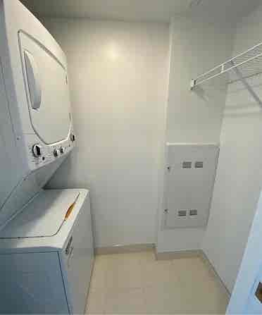 Private bedroom/ensuite bathroom