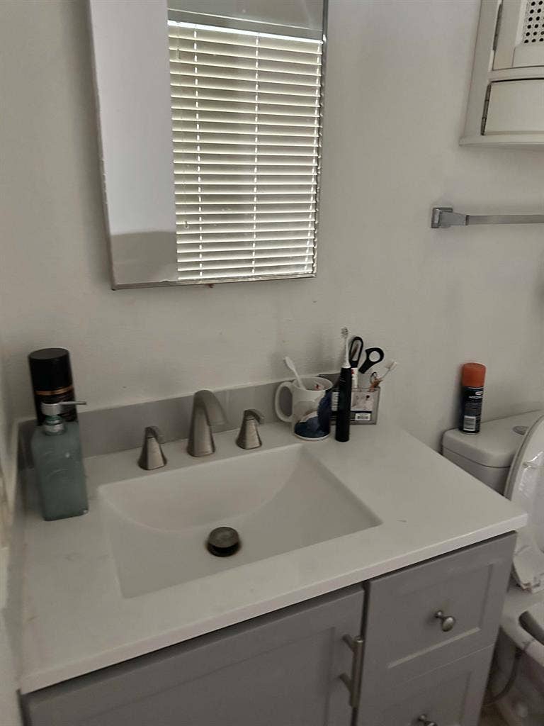 Medical Area -furnished room