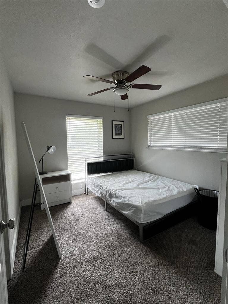 Furnished room