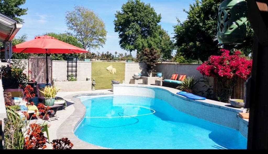Lakewood pool home 1male,Avail