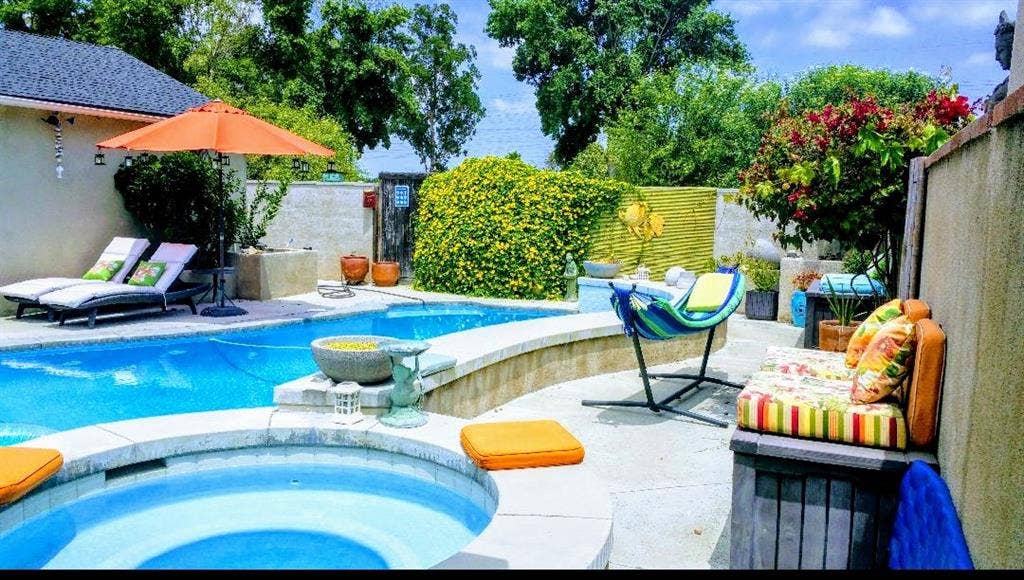 Lakewood pool home 1male,Avail