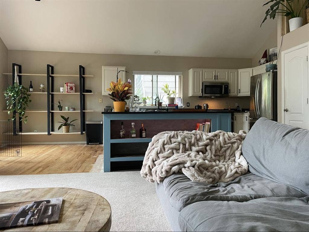 Spacious Room near RedRocks
