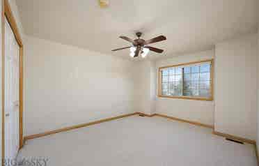Private Bedroom in 3 br townhouse