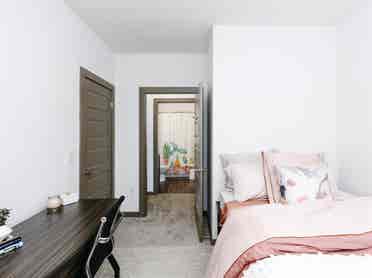 Sublease: move-in available now!