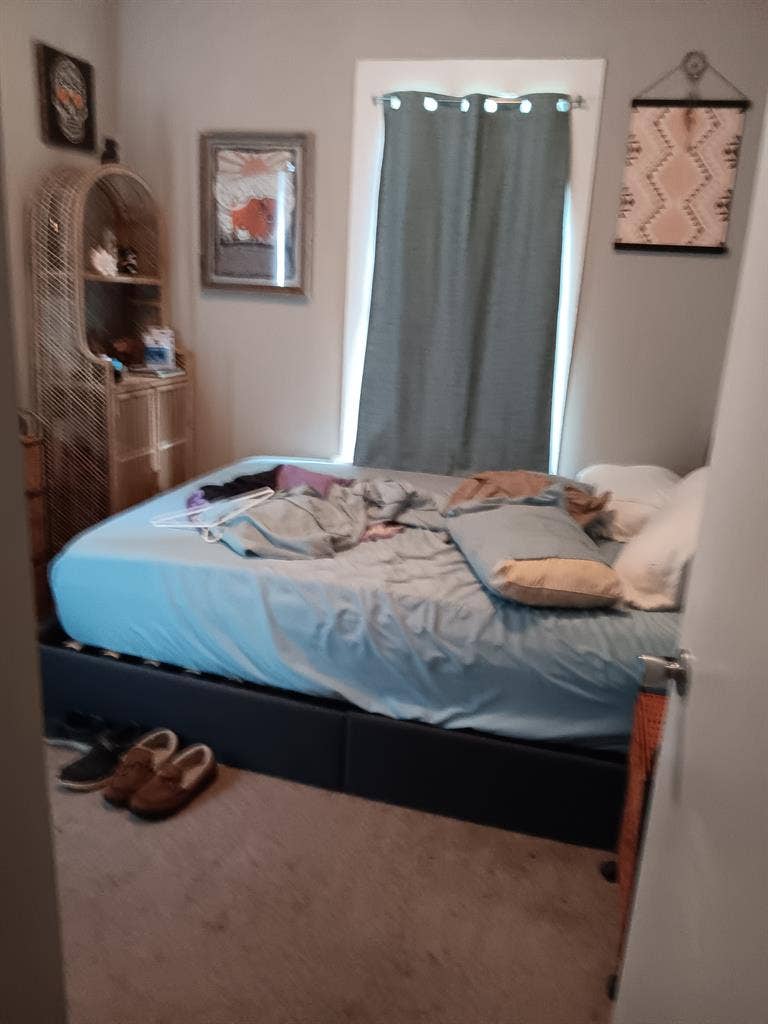 Room for rent!