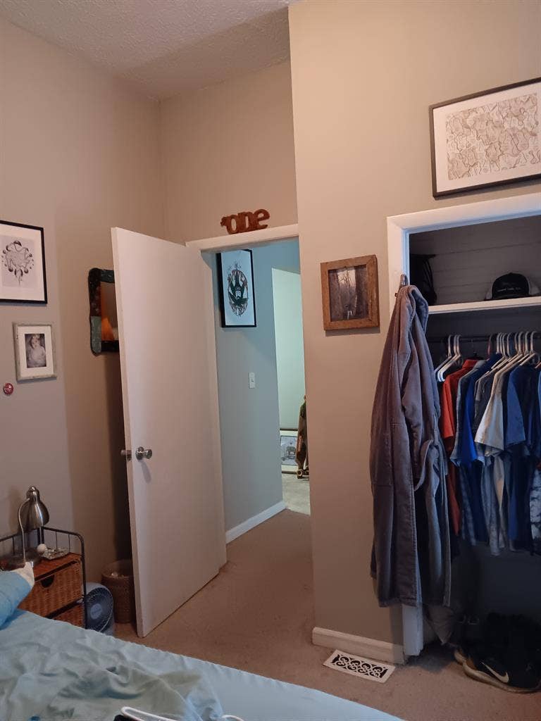 Room for rent!
