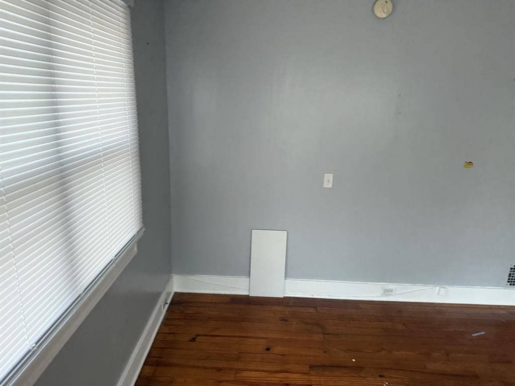 Multiple rooms for rent