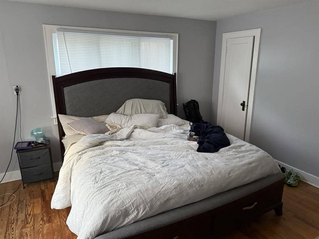 Multiple rooms for rent