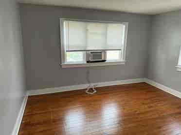 Multiple rooms for rent