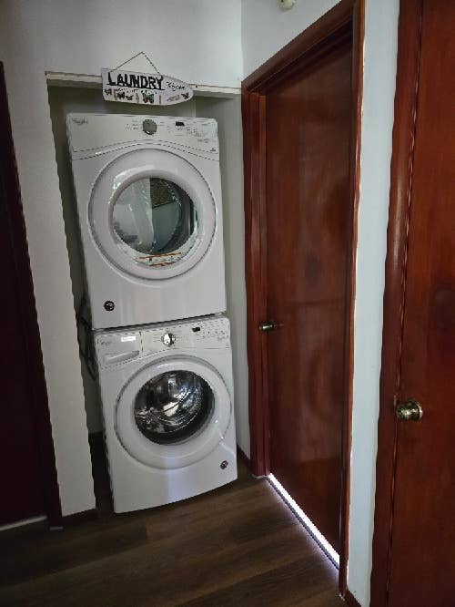 Looking for a female roommate