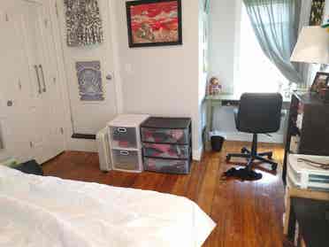 All female apartment w/ central A/C