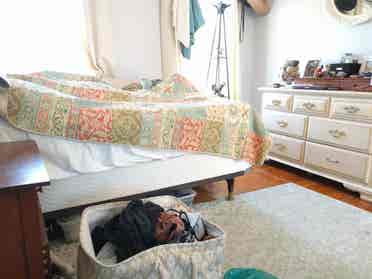 All female apartment w/ central A/C