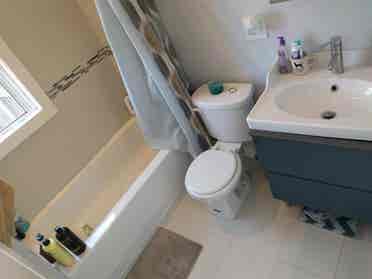 All female apartment w/ central A/C