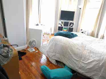 All female apartment w/ central A/C