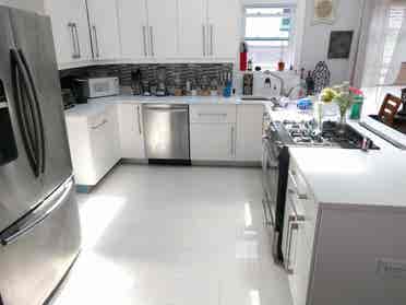 All female apartment w/ central A/C