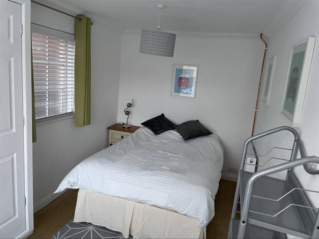 Double Room. Mon-Fri only.