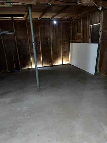 2 upstairs rooms for rent!