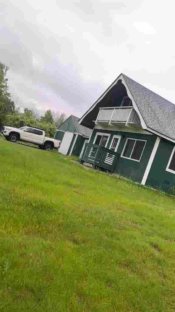 2 upstairs rooms for rent!