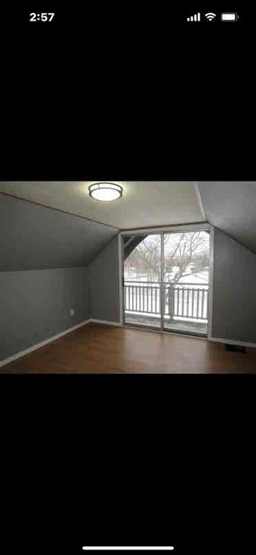 2 upstairs rooms for rent!