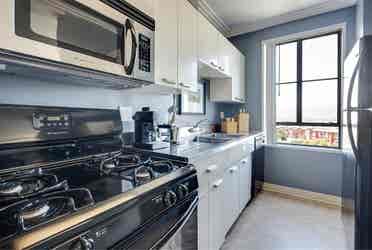1 bedroom and bathroomm