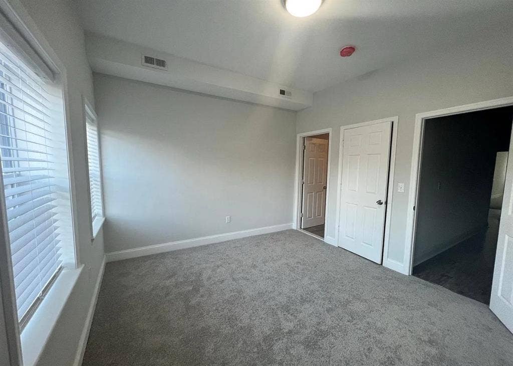 Modern Private Room w/ Bathroom