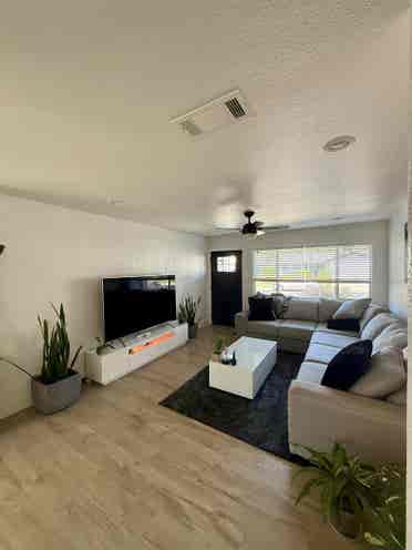 Room for rent in quiet clean house