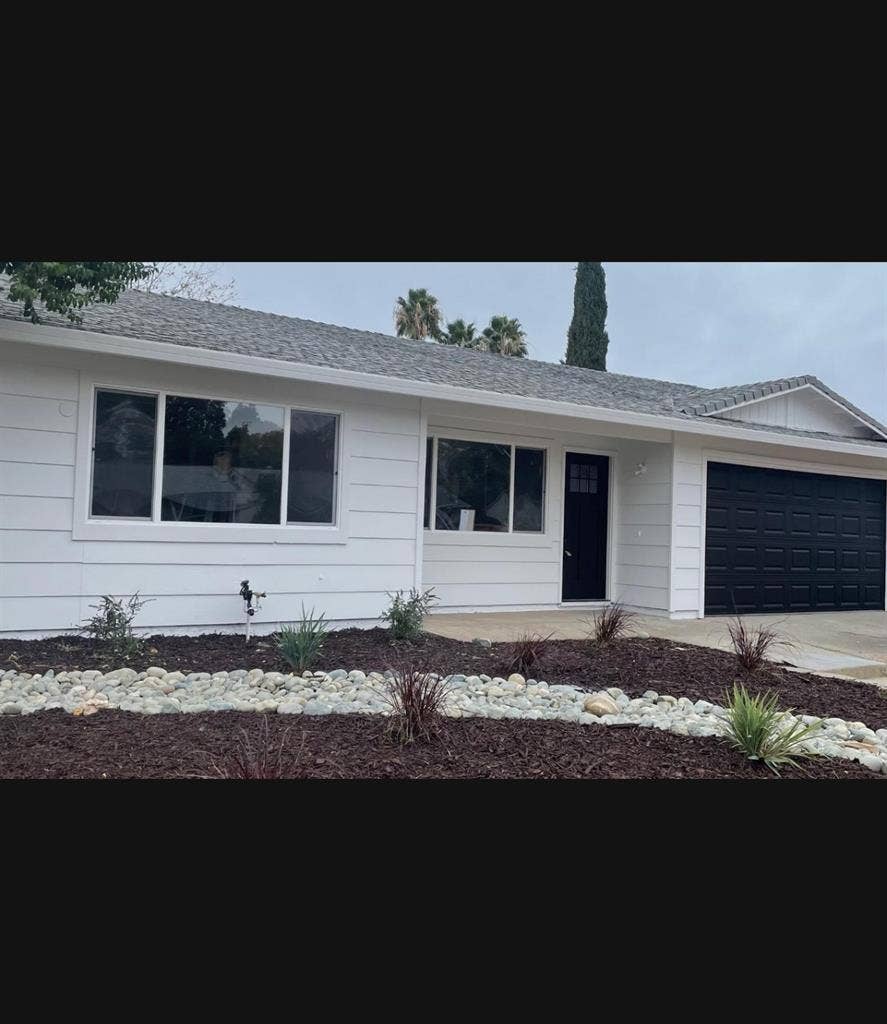 Room for rent in quiet clean house