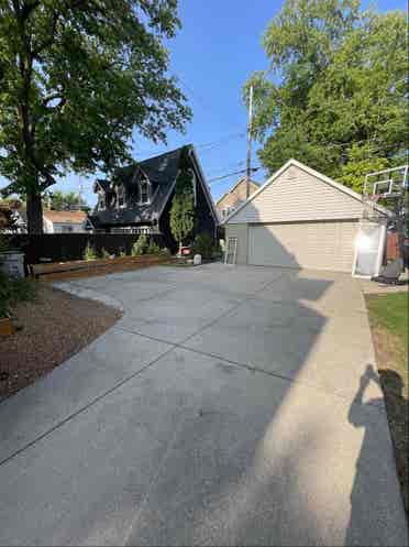 Looking for a ROOMMATE